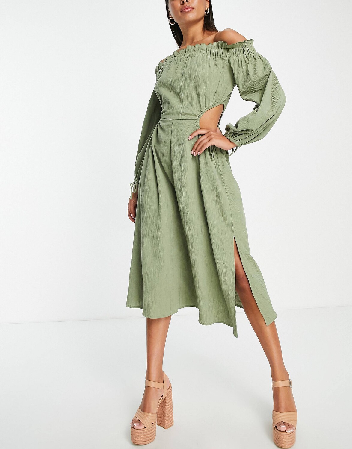 

Пляжное платье мидакси с открытыми плечами и вырезом на талии ASOS DESIGN
