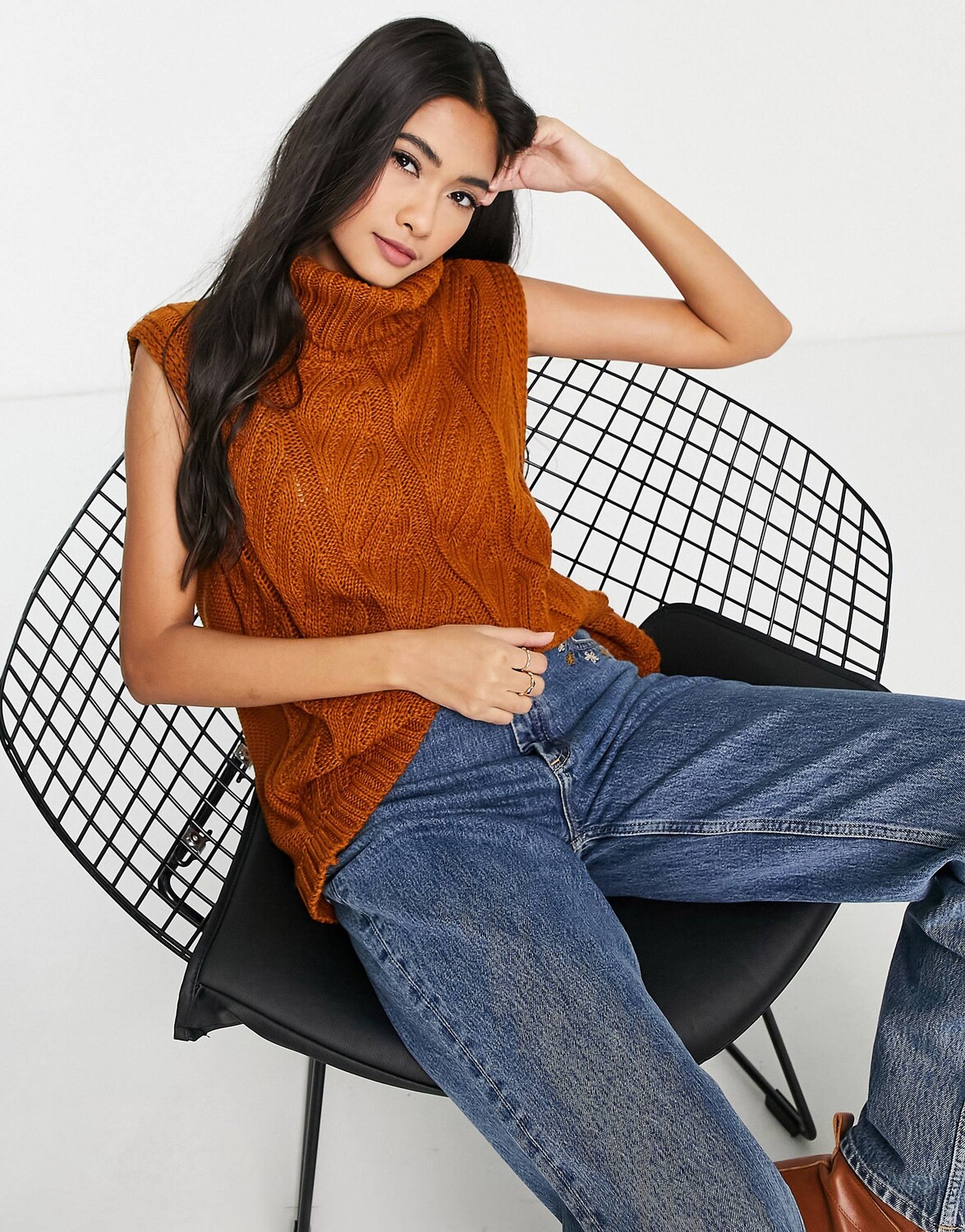 

Коричневая вязаная майка с воротником-хомутом и косами ASOS DESIGN