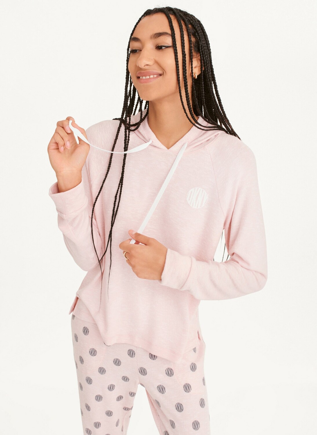 

Топ и джоггеры для сна DKNY