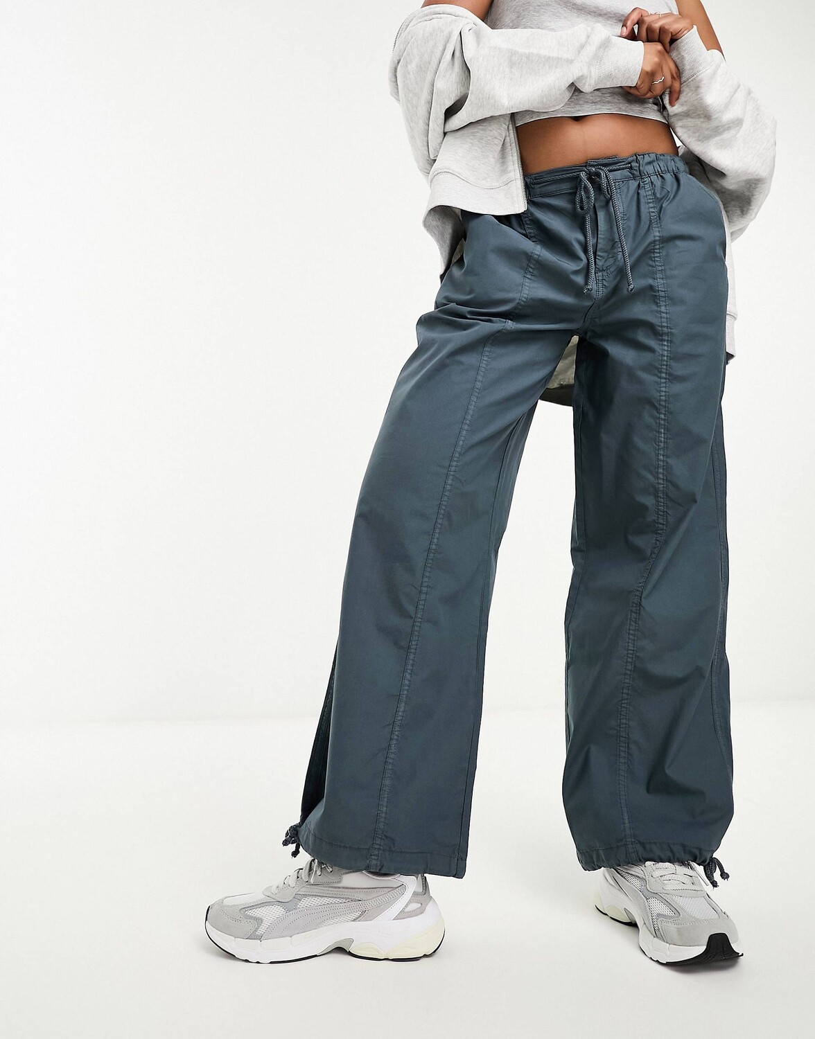 

Брюки карго Asos Design Parachute With Seam Detail In Petrol, синий