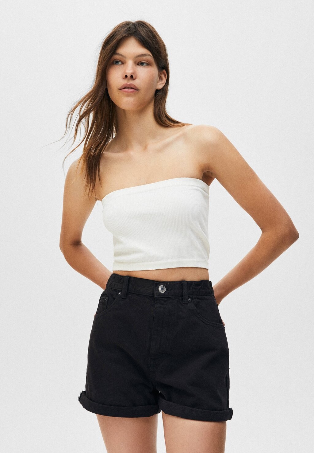 

Джинсовые шорты PULL&BEAR, черный