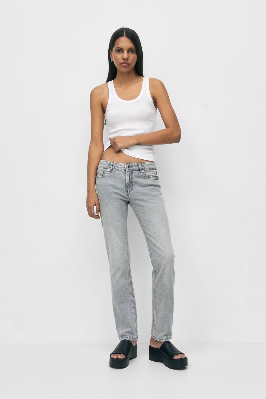 

Джинсы узкого кроя с заниженной талией Pull&Bear, серый