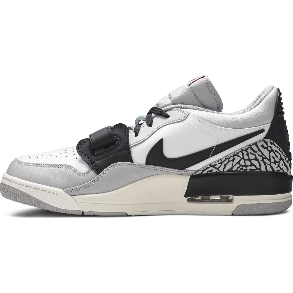 

Кроссовки Nike Air Jordan Legacy 312 Low, черный/серый/белый (Размер 39 RU)