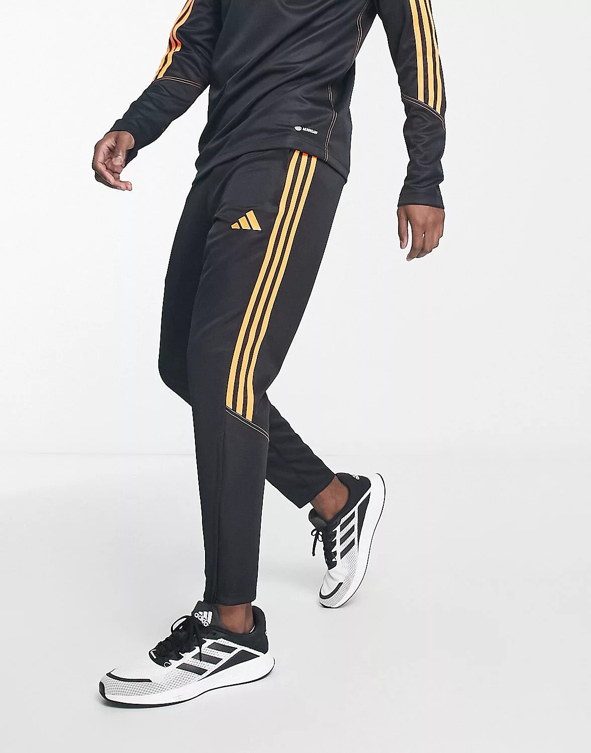 

Спортивные штаны Adidas Football Tiro 23, черный, оранжевый