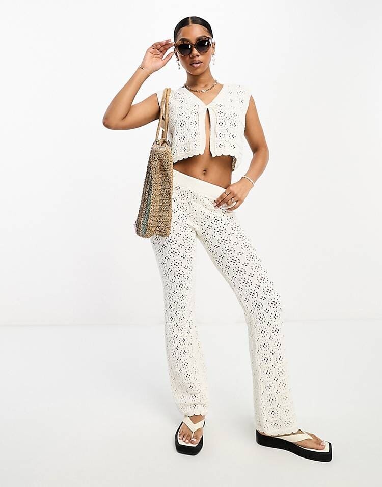 

Брюки ASOS DESIGN Crochet Wide Leg, кремовый, Бежевый