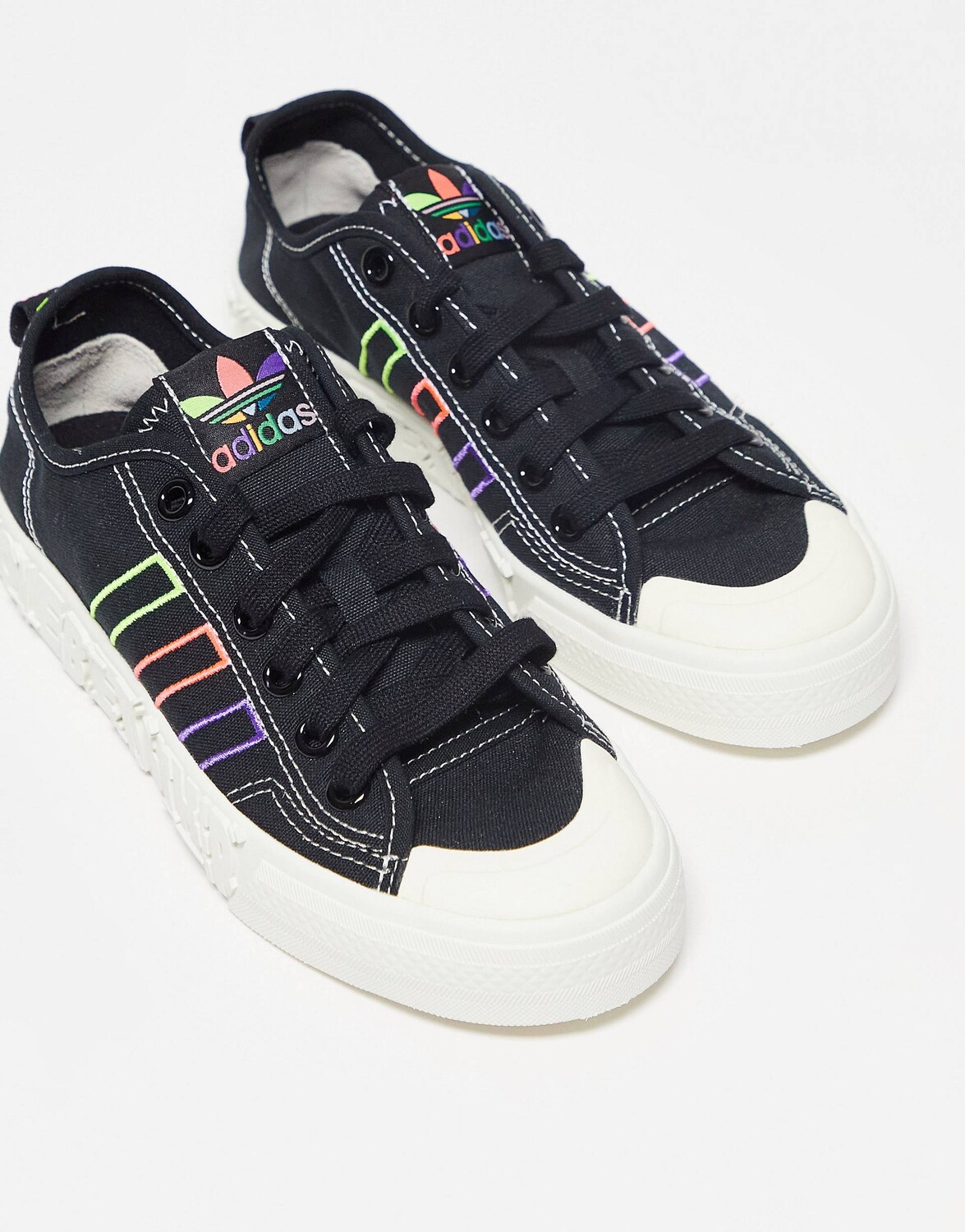 

Черные кроссовки adidas Originals Nizza Pride