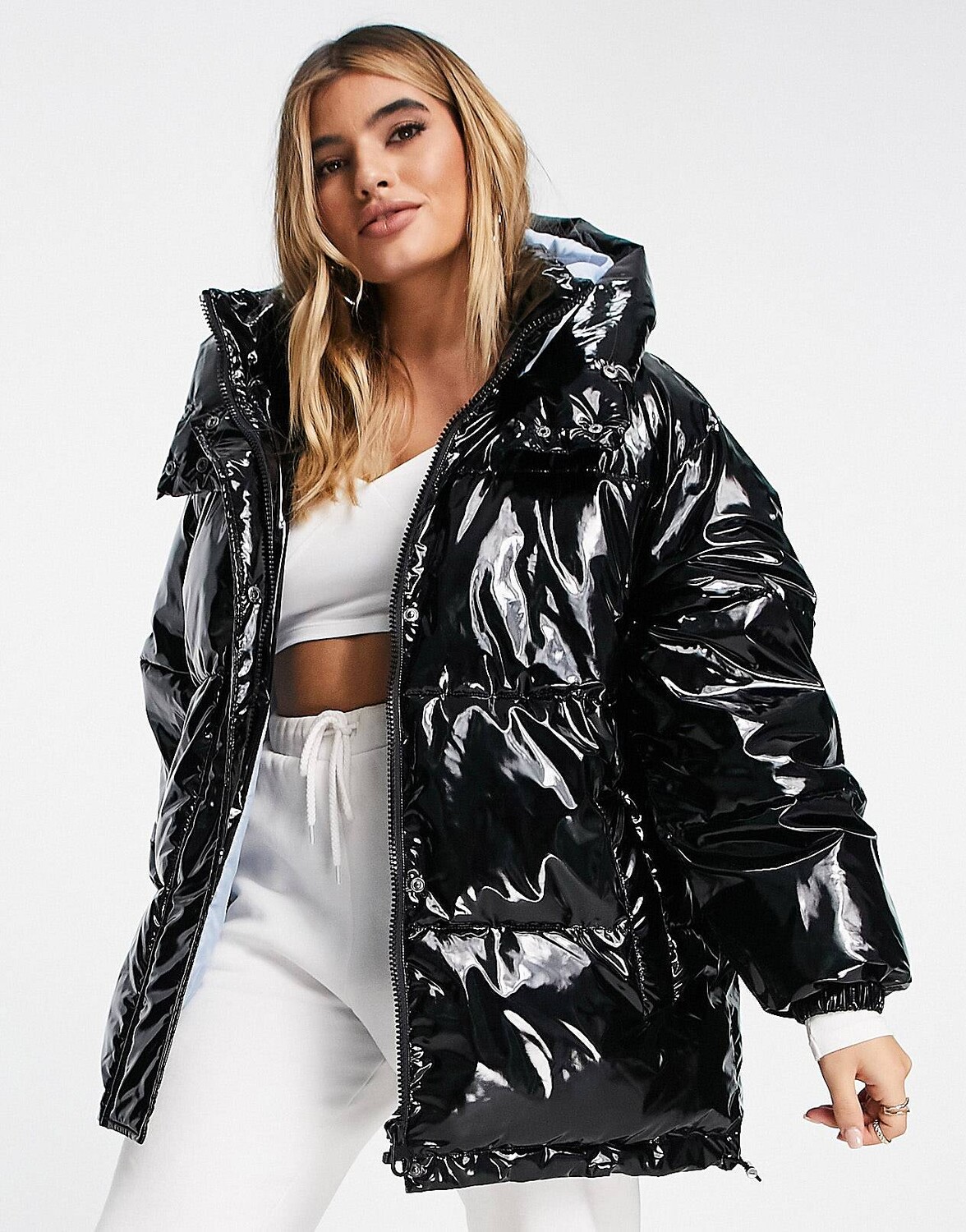 

Черная блестящая пуховая куртка с капюшоном ASOS DESIGN - BLACK