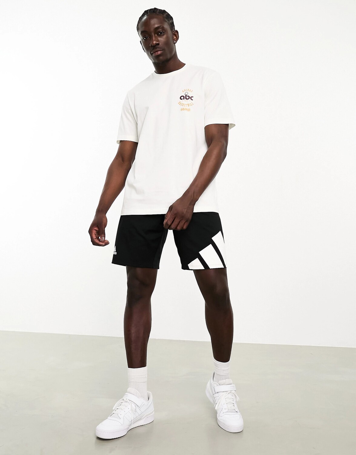 

Футболка Adidas Basketball Camp Story Back Print, белый