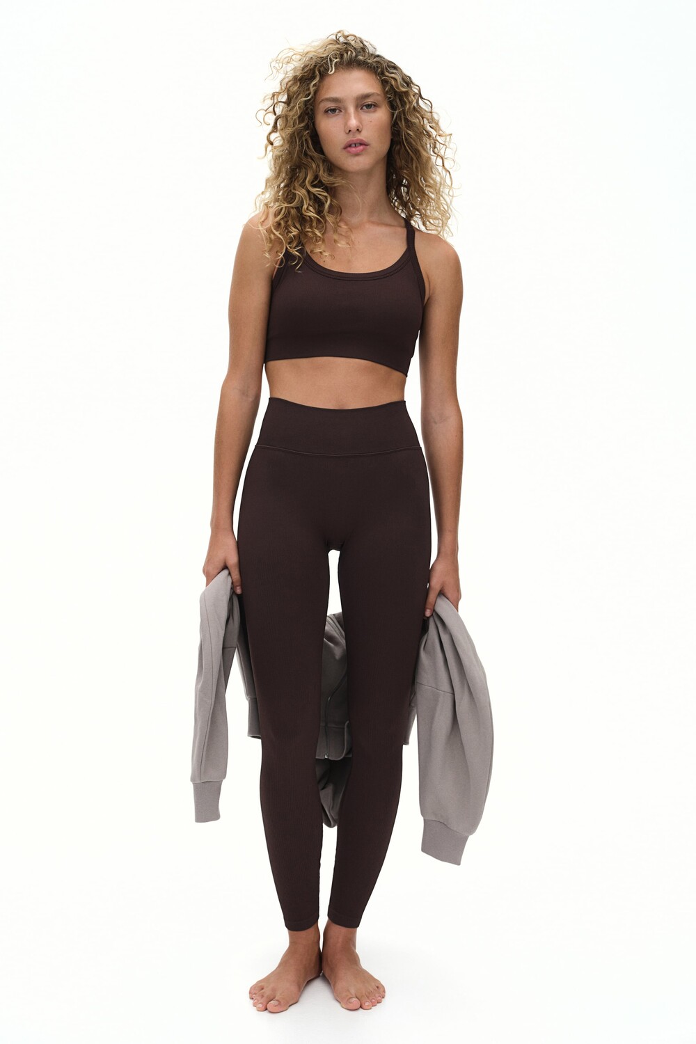 

Бесшовные спортивные леггинсы из материала Drymove. H&M, коричневый