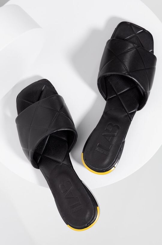 

Кожаные шлепанцы Answear Lab, черный