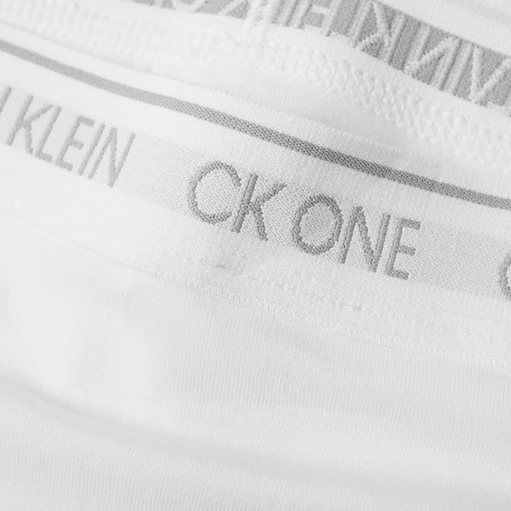 

Стринги Calvin Klein
