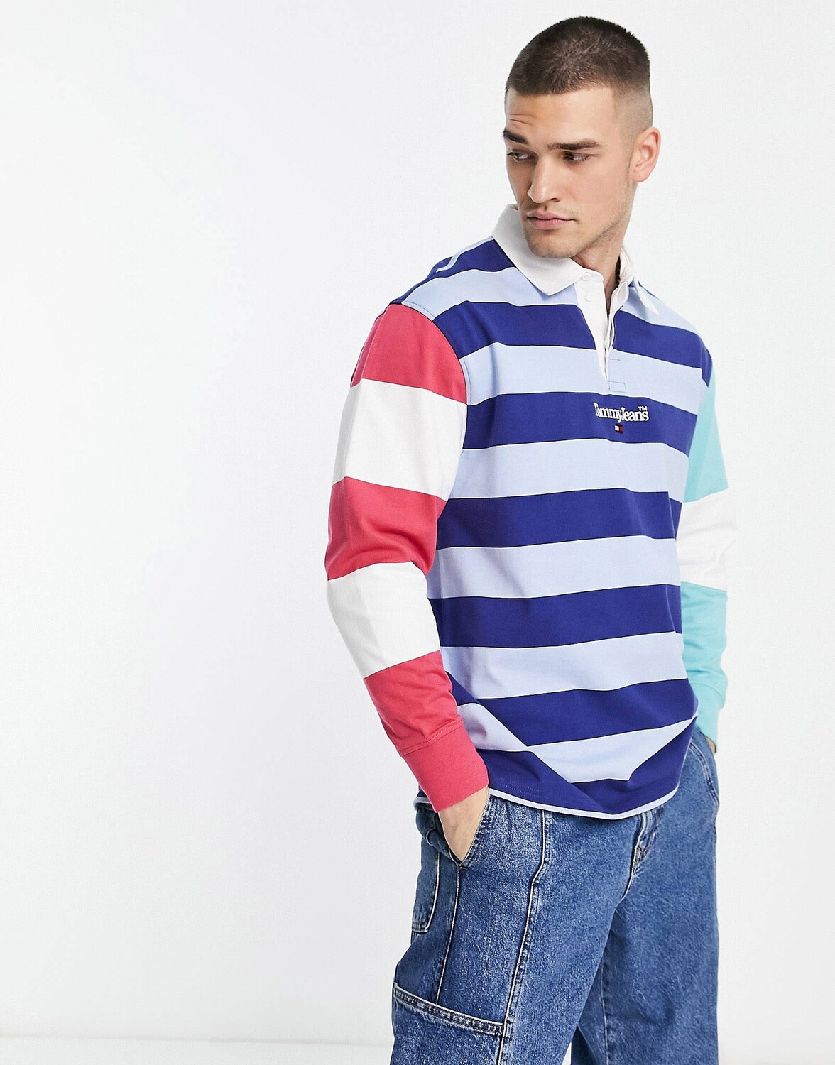 

Синяя футболка-поло Tommy Jeans в стиле регби в полоску с цветными блоками