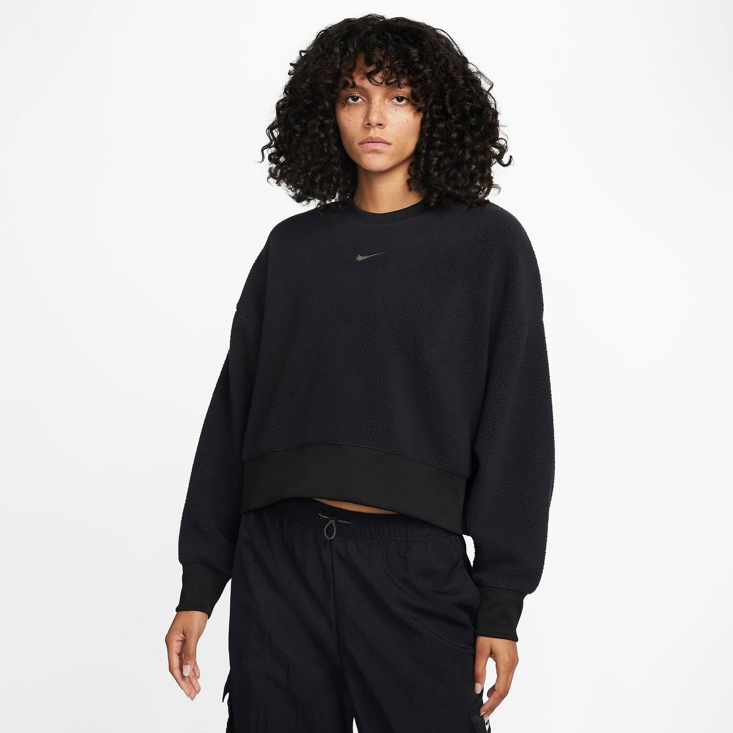 

Женская плюшевая укороченная толстовка с круглым вырезом Nike Sportswear, черный