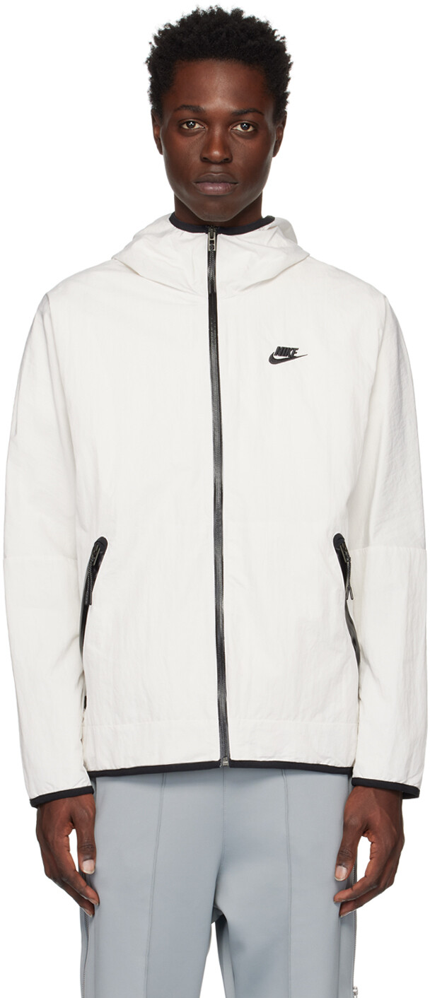 

Белая куртка на молнии Nike
