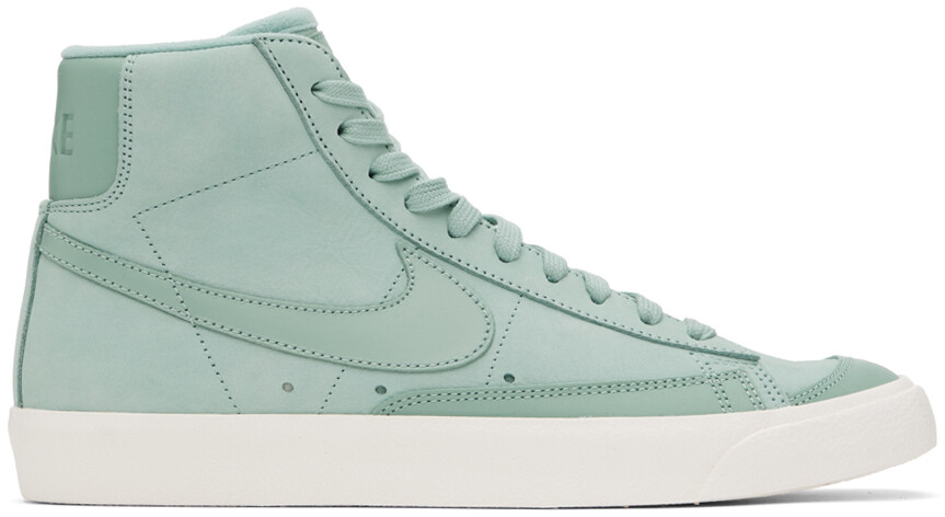 

Кроссовки среднего размера Nike Blue Blazer Premium