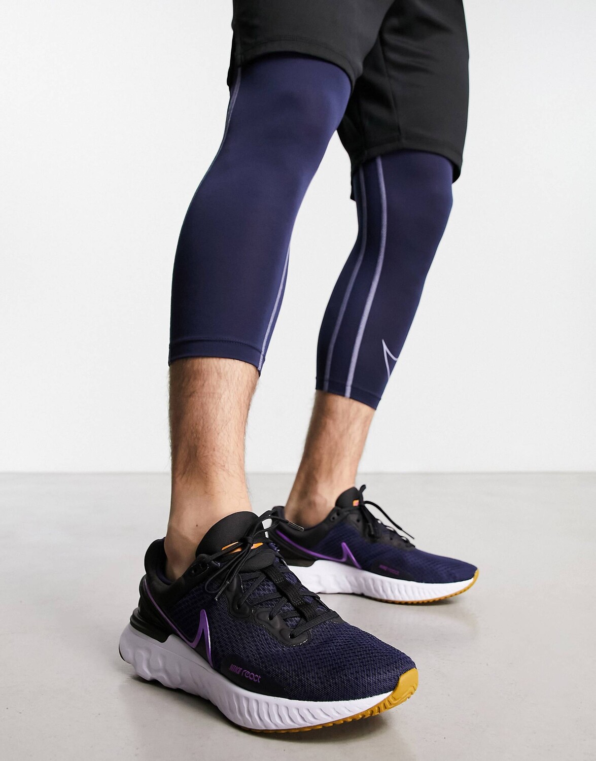 

Черные кроссовки Nike Running React Miler 3