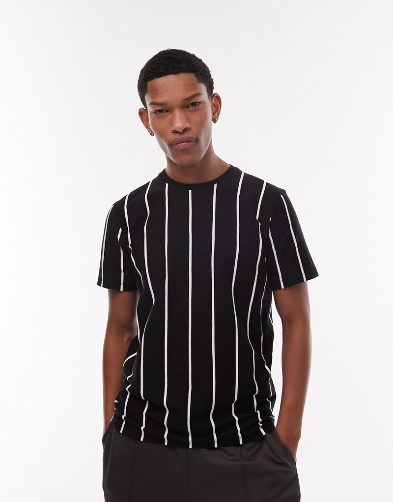 

Черная классическая футболка в вертикальную полоску Topman