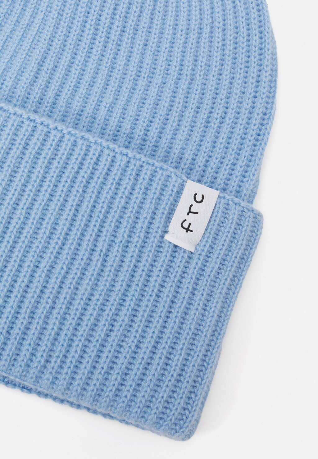 

Шапка FTC Cashmere, светло-голубой