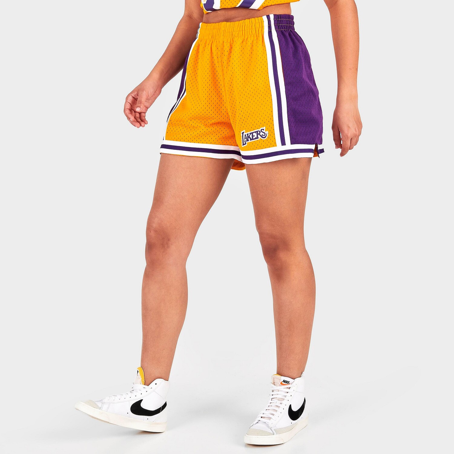 

Женские шорты Mitchell & Ness Los Angeles Lakers NBA Swingman, желтый