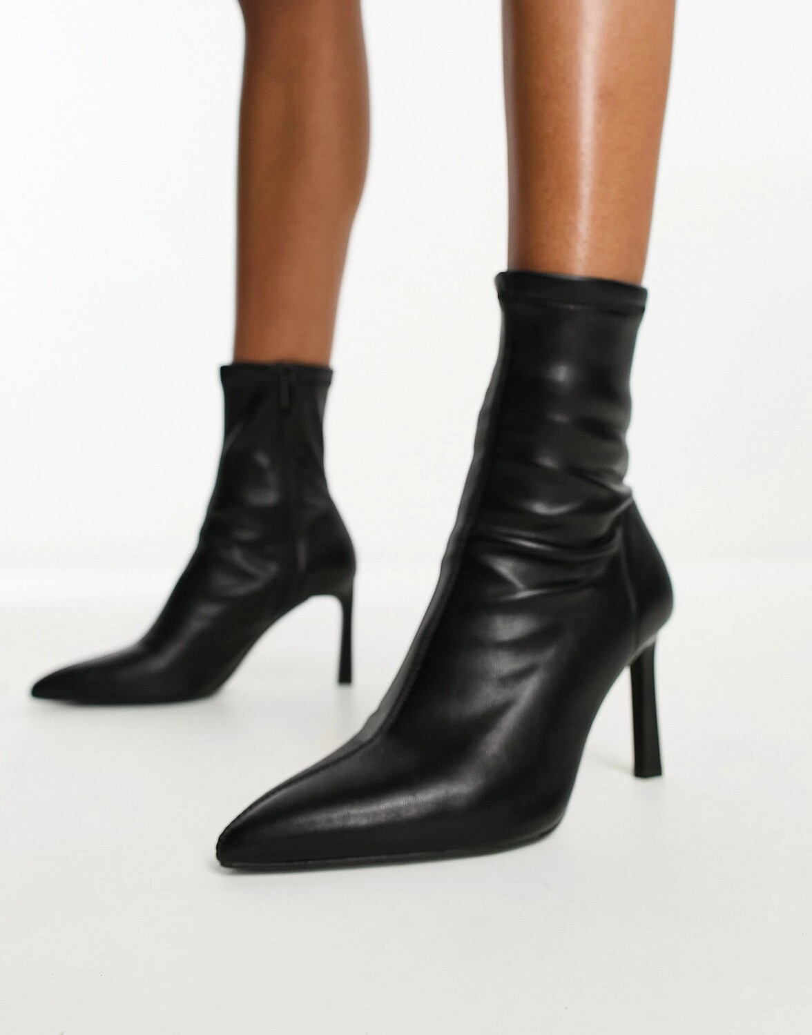 

Полусапоги Stradivarius Stiletto Heeled, черный