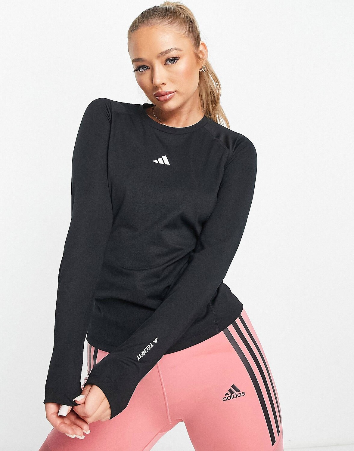 

Черный топ с длинными рукавами adidas Training Techfit