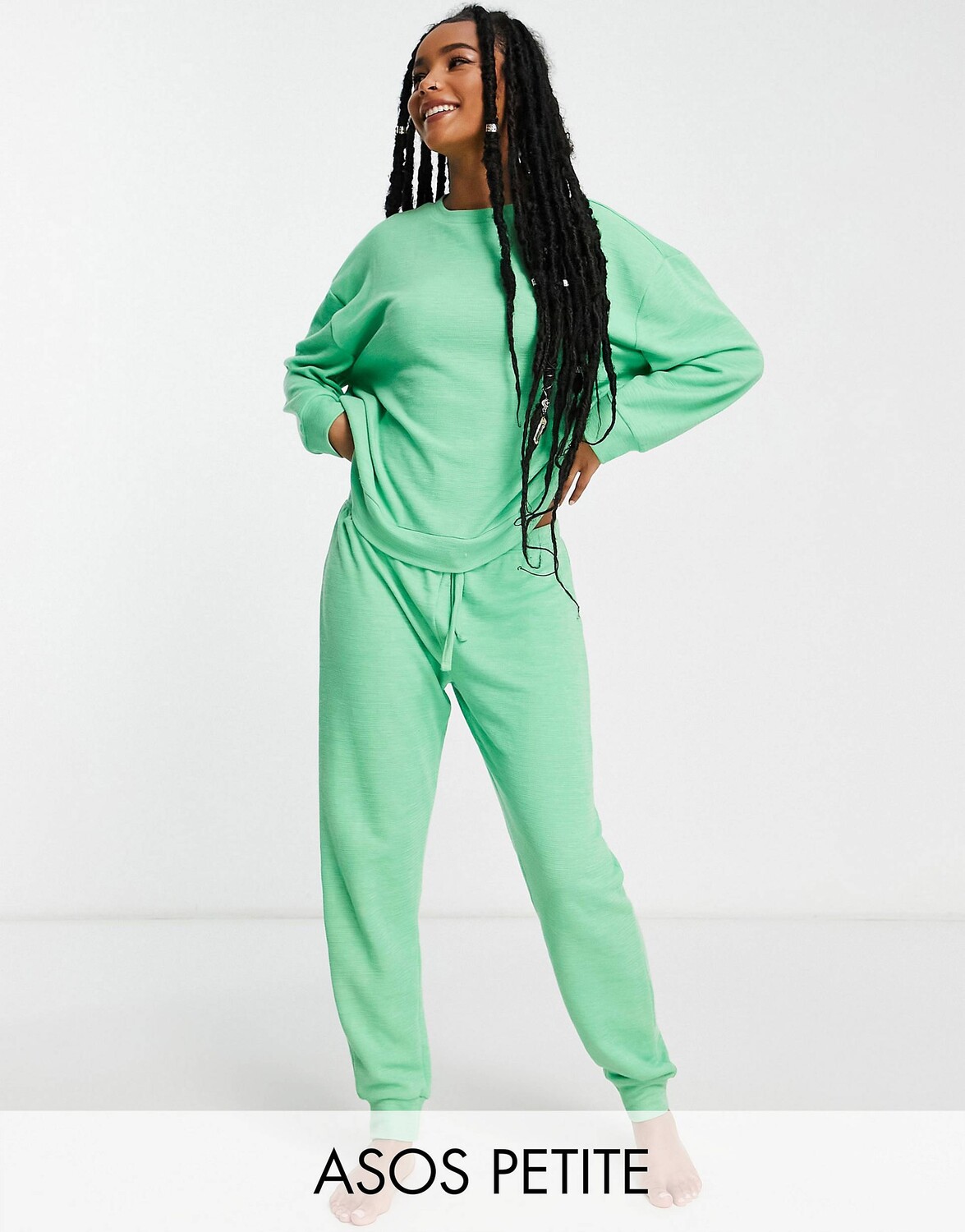 

Зеленые легкие толстовки и джоггеры ASOS DESIGN Petite lounge