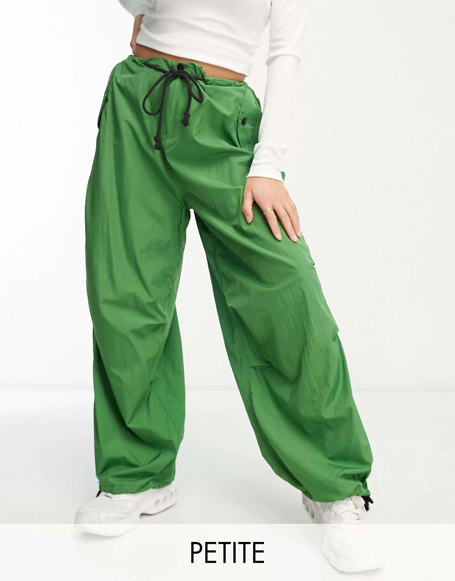 Зеленые брюки-парашюты с кулиской Noisy May Petite
