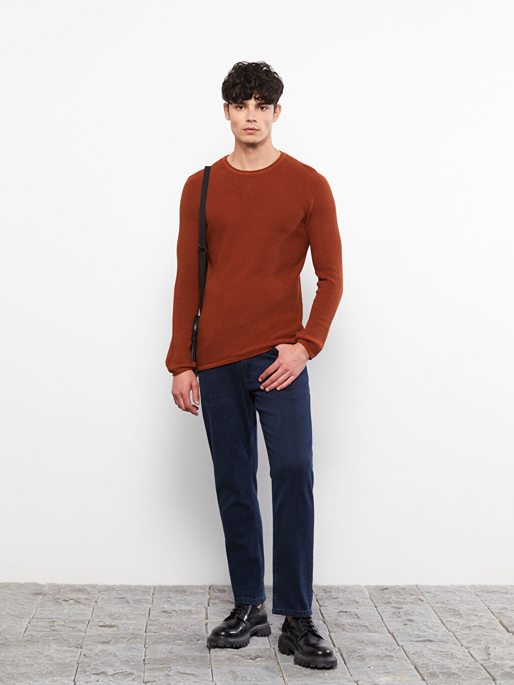 

Мужской трикотажный свитер с круглым вырезом и длинными рукавами LCW Casual, Коричневый