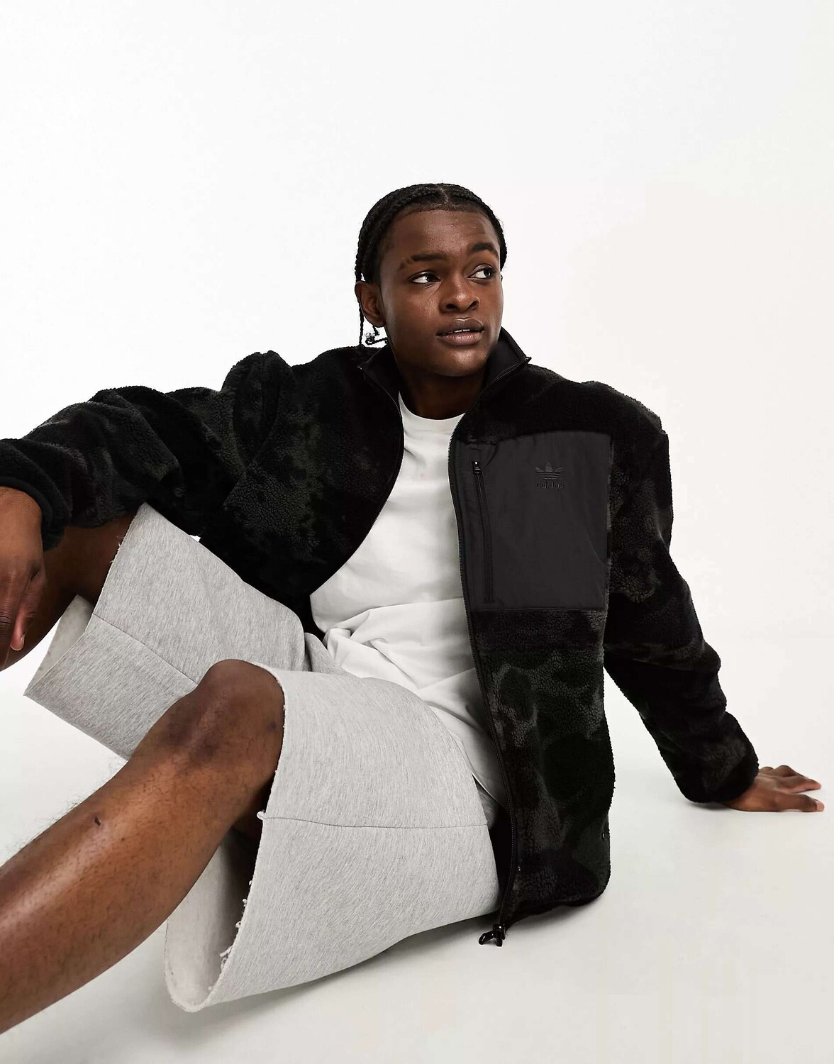 

Черный двусторонний флисовый флис с камуфляжным принтом adidas Originals