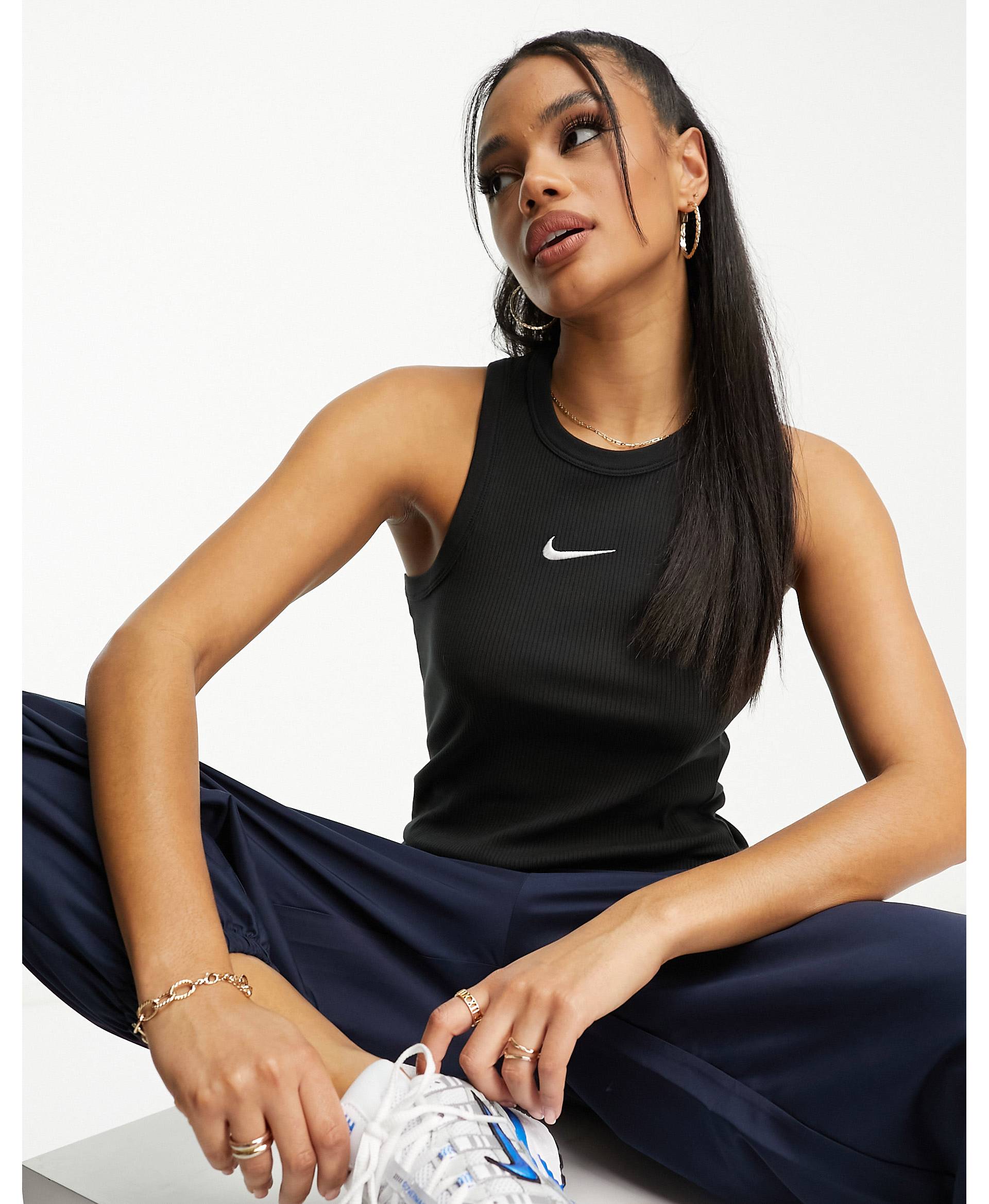 Черная майка в рубчик Nike Trend