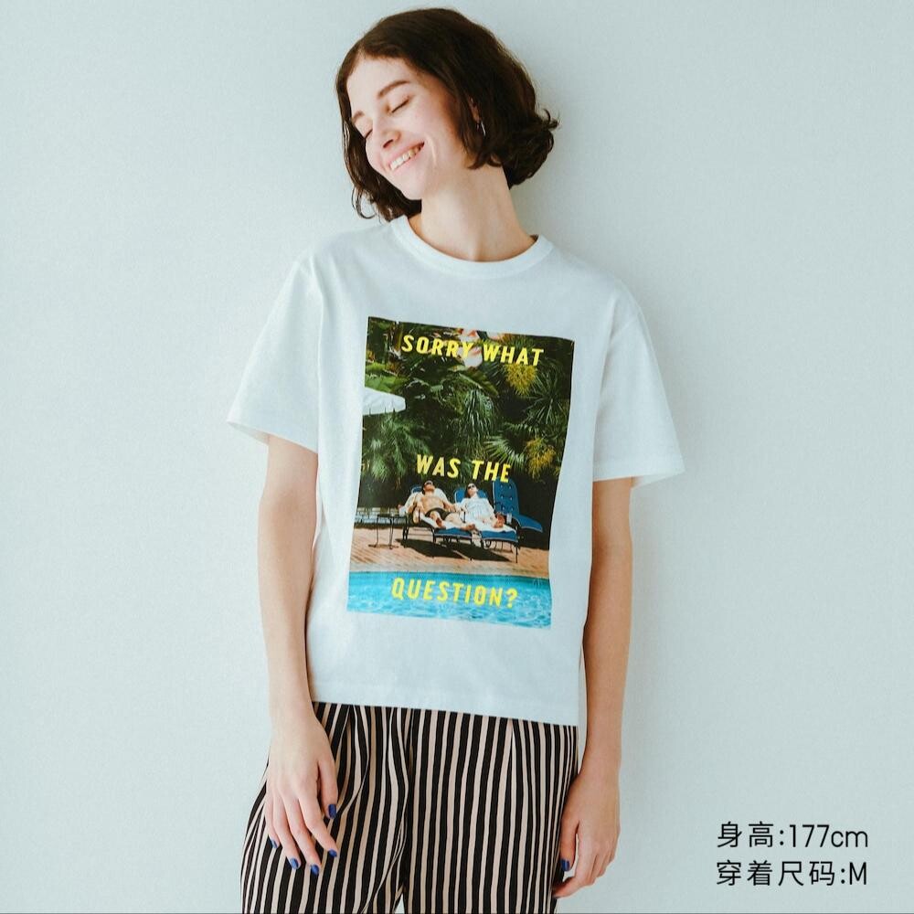 

Футболка с принтом Uniqlo, белый