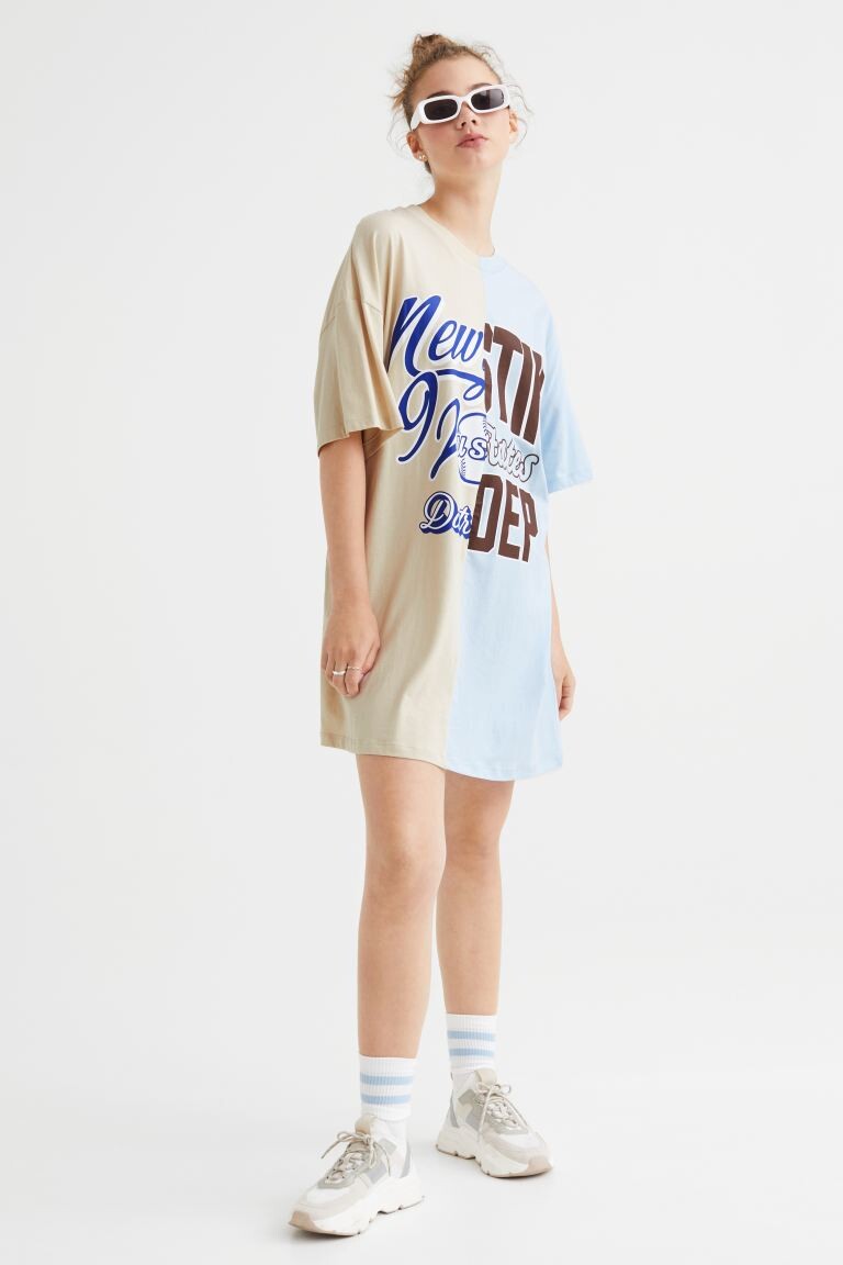 

Платье-футболка оверсайз H&M, голубой/светло-бежевый