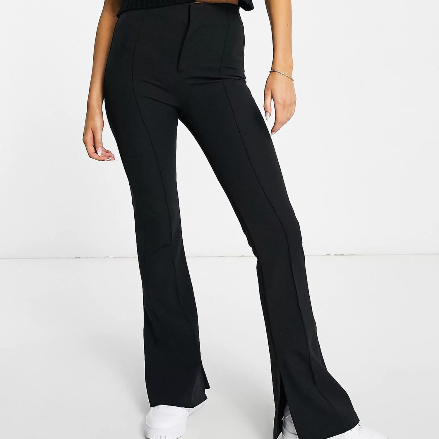 

Брюки Bershka Split Hem Flared, черный