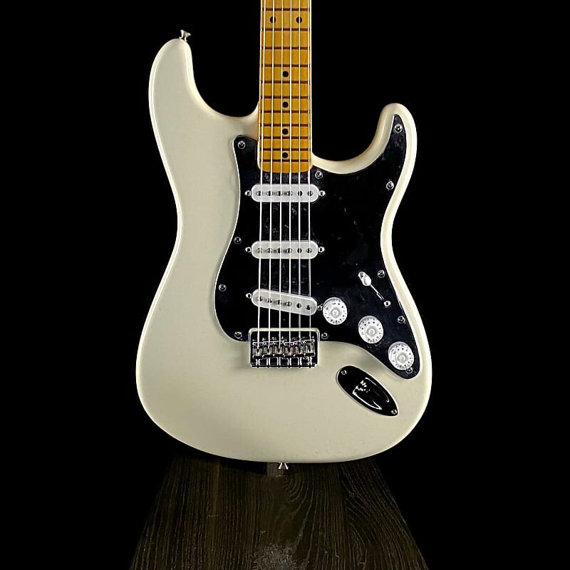 

Fender Nile Rodgers Hitmaker Stratocaster