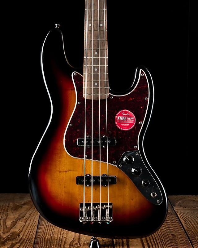 

Гитара Squier Classic Vibe '60s Jazz, солнечные лучи