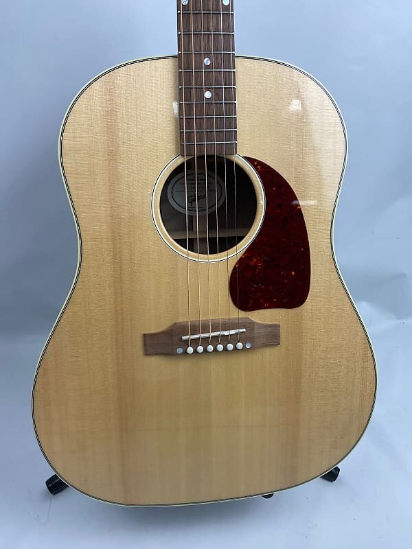 

Gibson Acoustic J-45 Studio Walnut - Antique Natural Gibson J-45 Studio Walnut