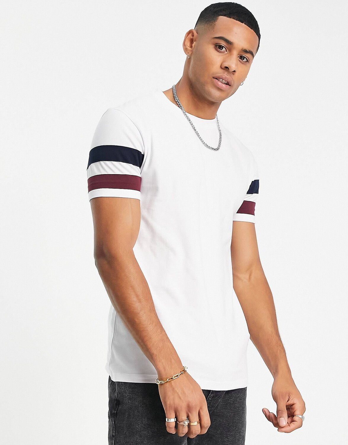 

Белая футболка скинни с контрастными полосками на рукавах ASOS DESIGN, Белый