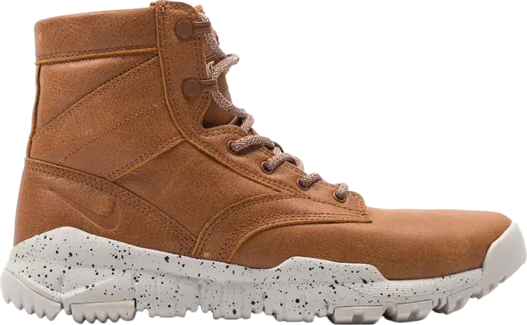 

Кроссовки Nike SFB 6" Bomber 'Cognac', коричневый