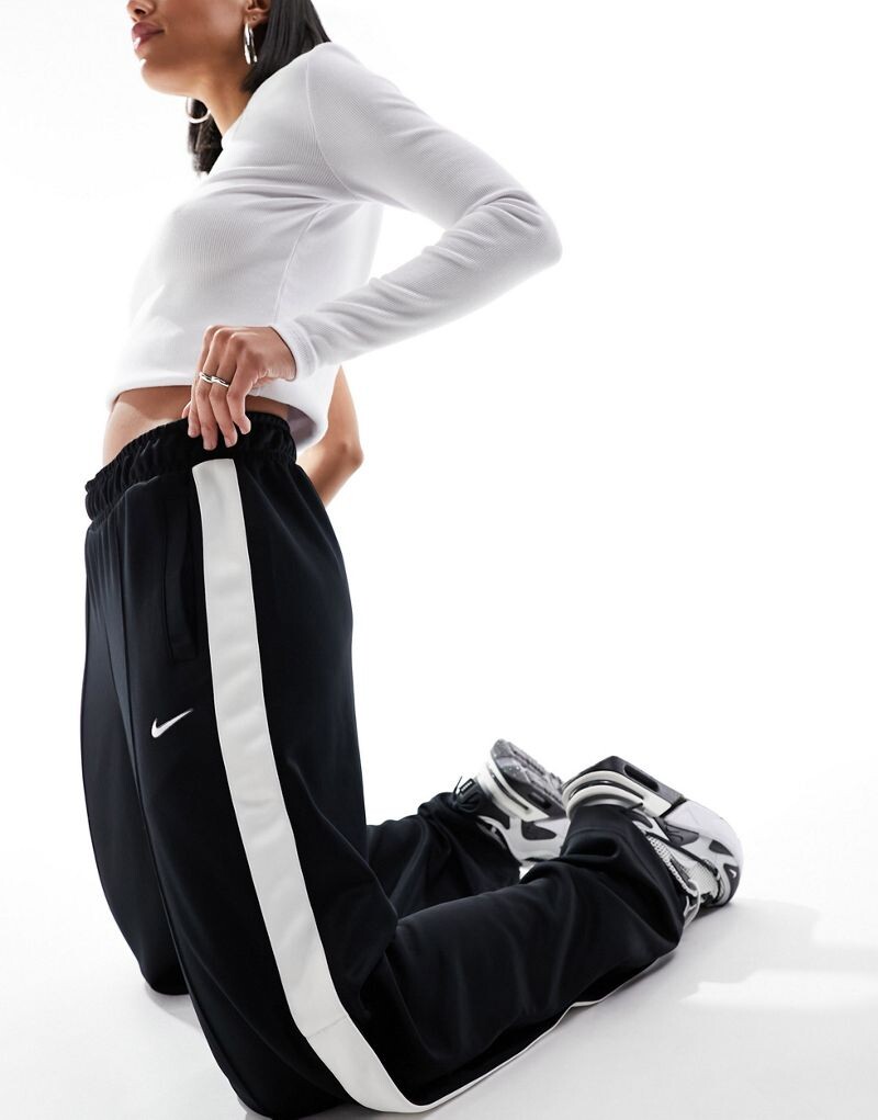 

Черные брюки-карго прямого кроя из тканого материала Nike Streetwear
