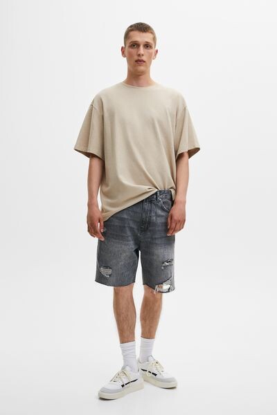 

Джинсовые рваные шорты-бермуды свободного кроя серого цвета PULL&BEAR