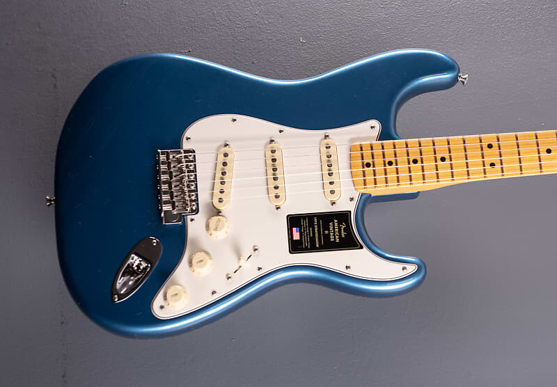 

American Vintage II Stratocaster 1973 года — синий Лейк-Плэсид с кленом Fender American II Stratocaster - w/Maple