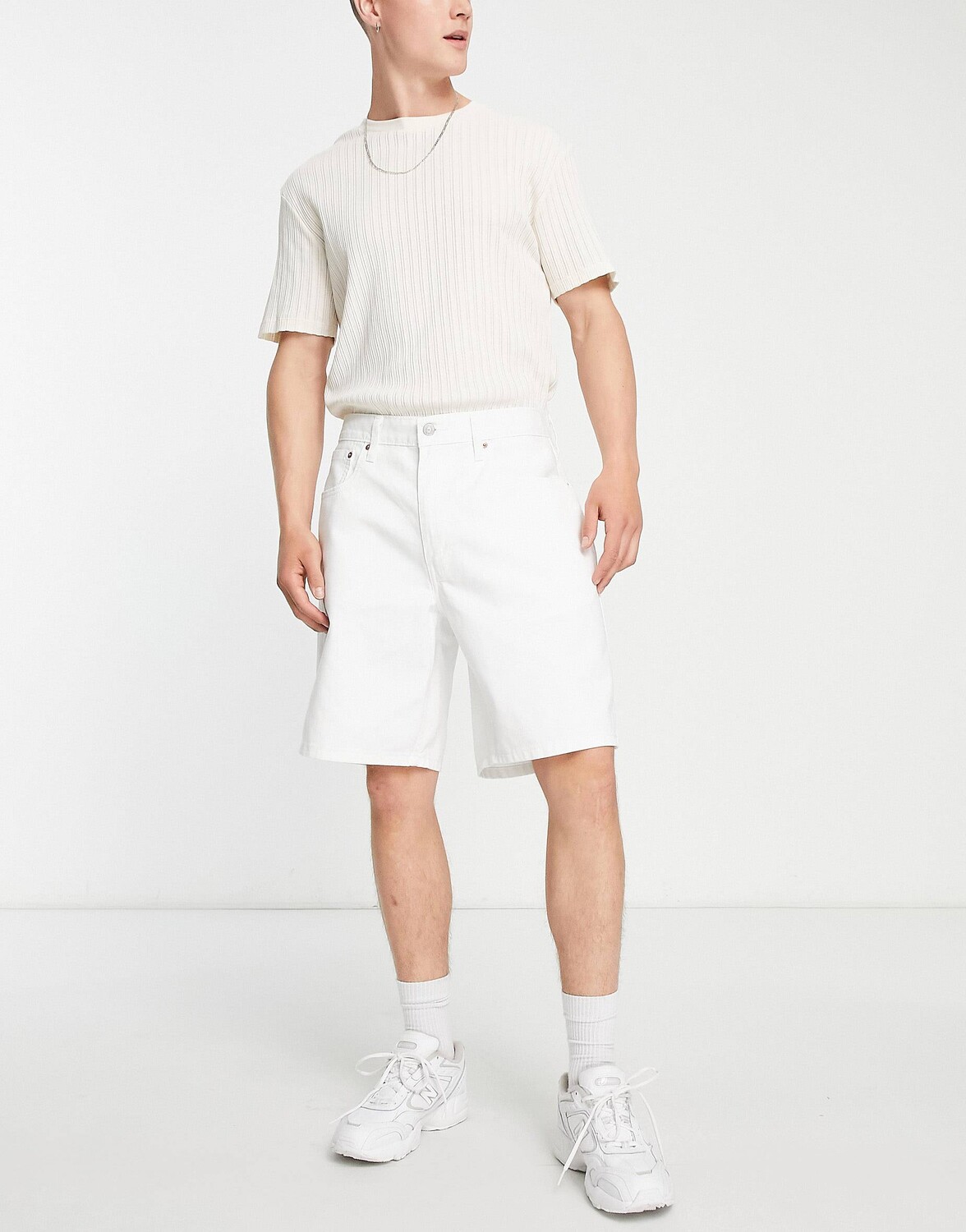 

Белые мешковатые джинсовые шорты Levi's stay