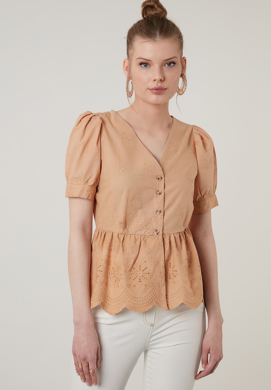 

Блузка LELA