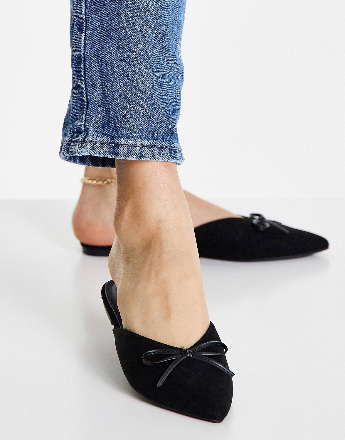 

Черные остроносые мюли на плоской подошве ASOS DESIGN Lewi