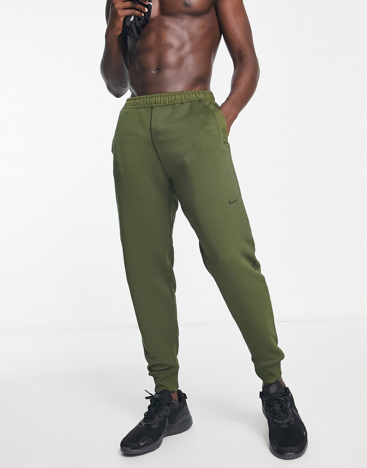 

Джоггеры цвета хаки Nike Training Axis Therma-FIT ADV