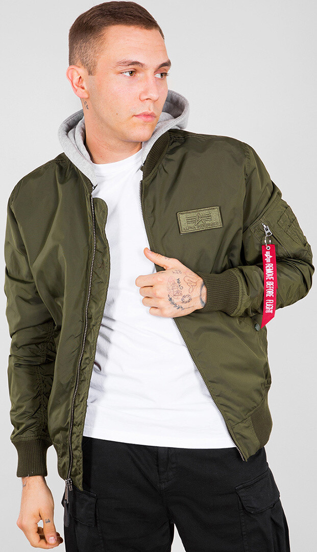 

Куртка Alpha Industries MA-1 TT Hood, темно-зеленая