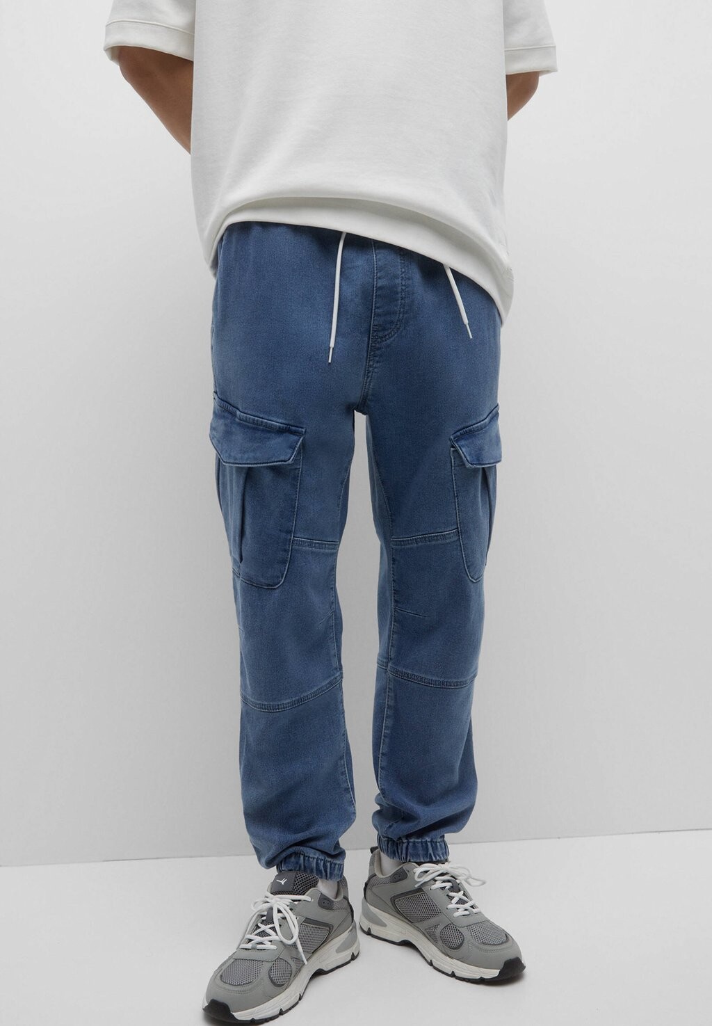 

Зауженные джинсы PULL&BEAR