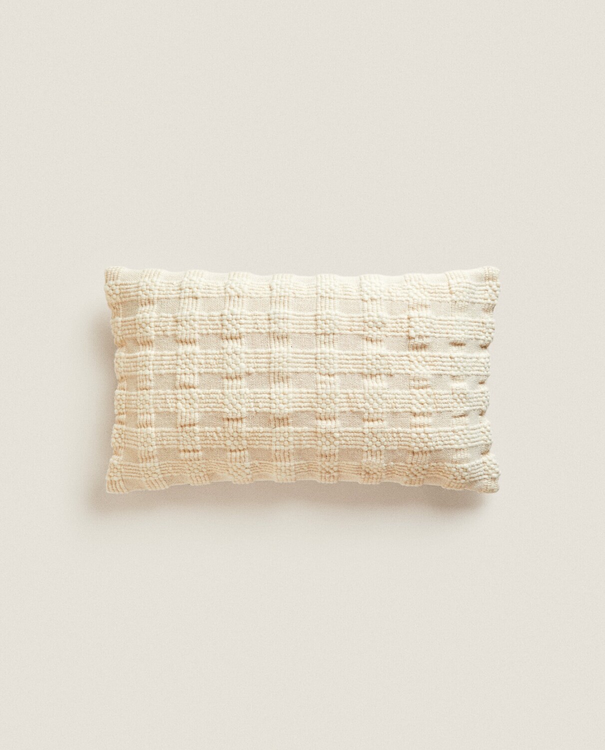 

Чехол на подушку Zara Home Checked Relief, натуральный