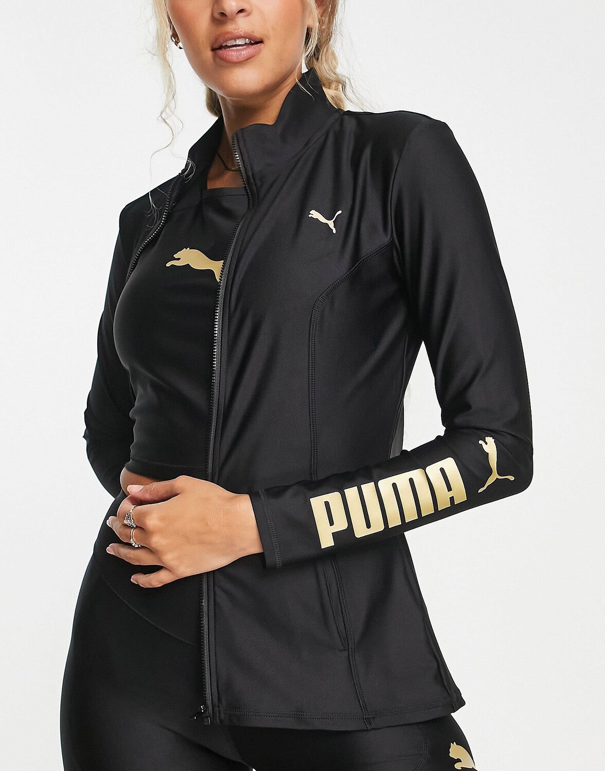 

Черный облегающий спортивный топ Puma fit Eversculpt