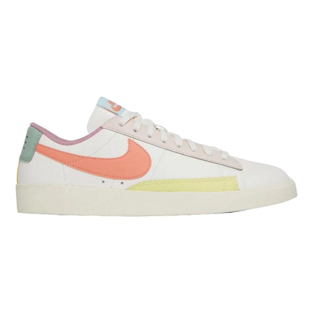

Кроссовки Nike Blazer Low LE, бежевый